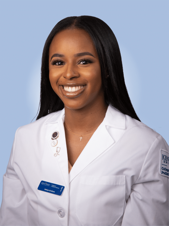 Oakland Michigan Podiatrists 3 dr nakya graham dpm