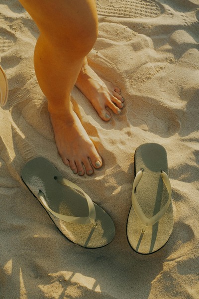 why are my toes separating